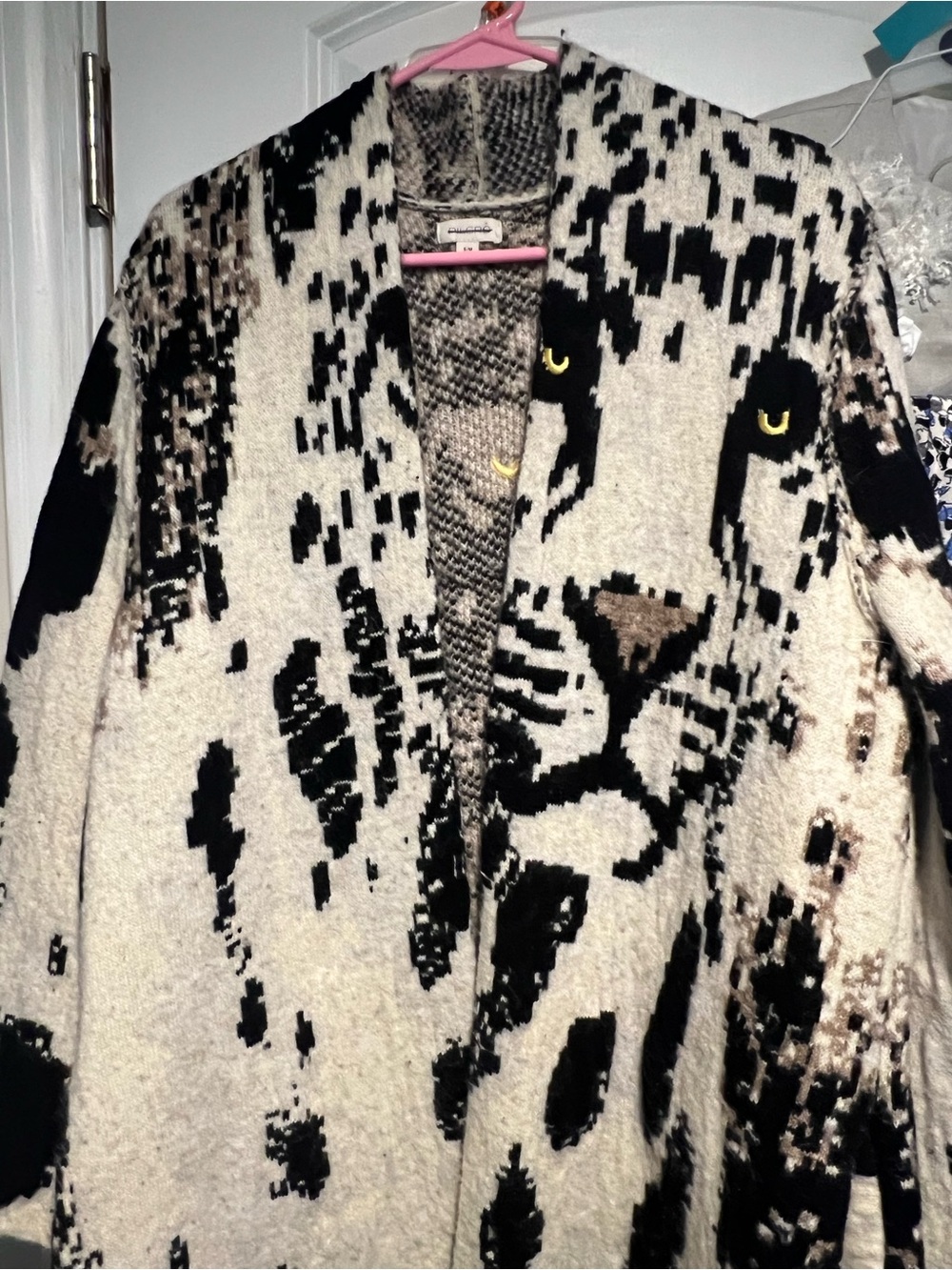 Pilero Leopard Print Sweater
Duster - Picture 6 of 7